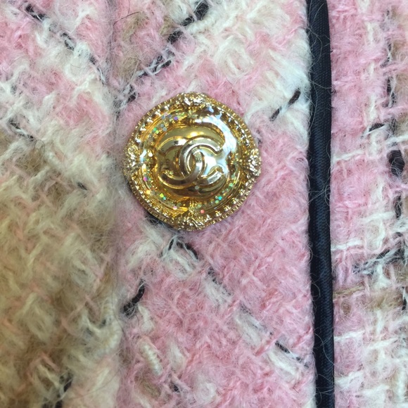 CHANEL Classic Vintage Suit - Picture 10 of 10